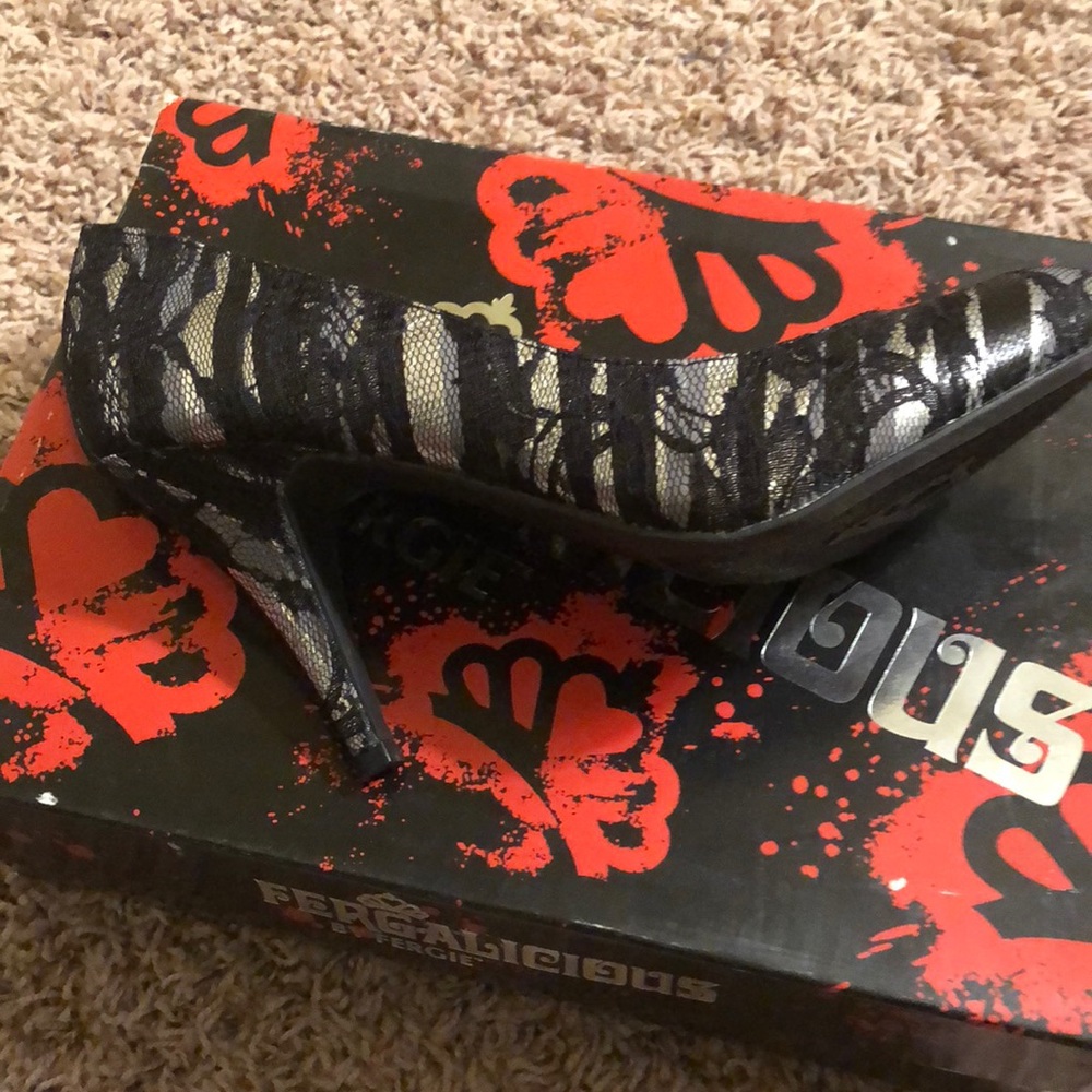 Feralicious Black Silver Lace Pump Size 7.5